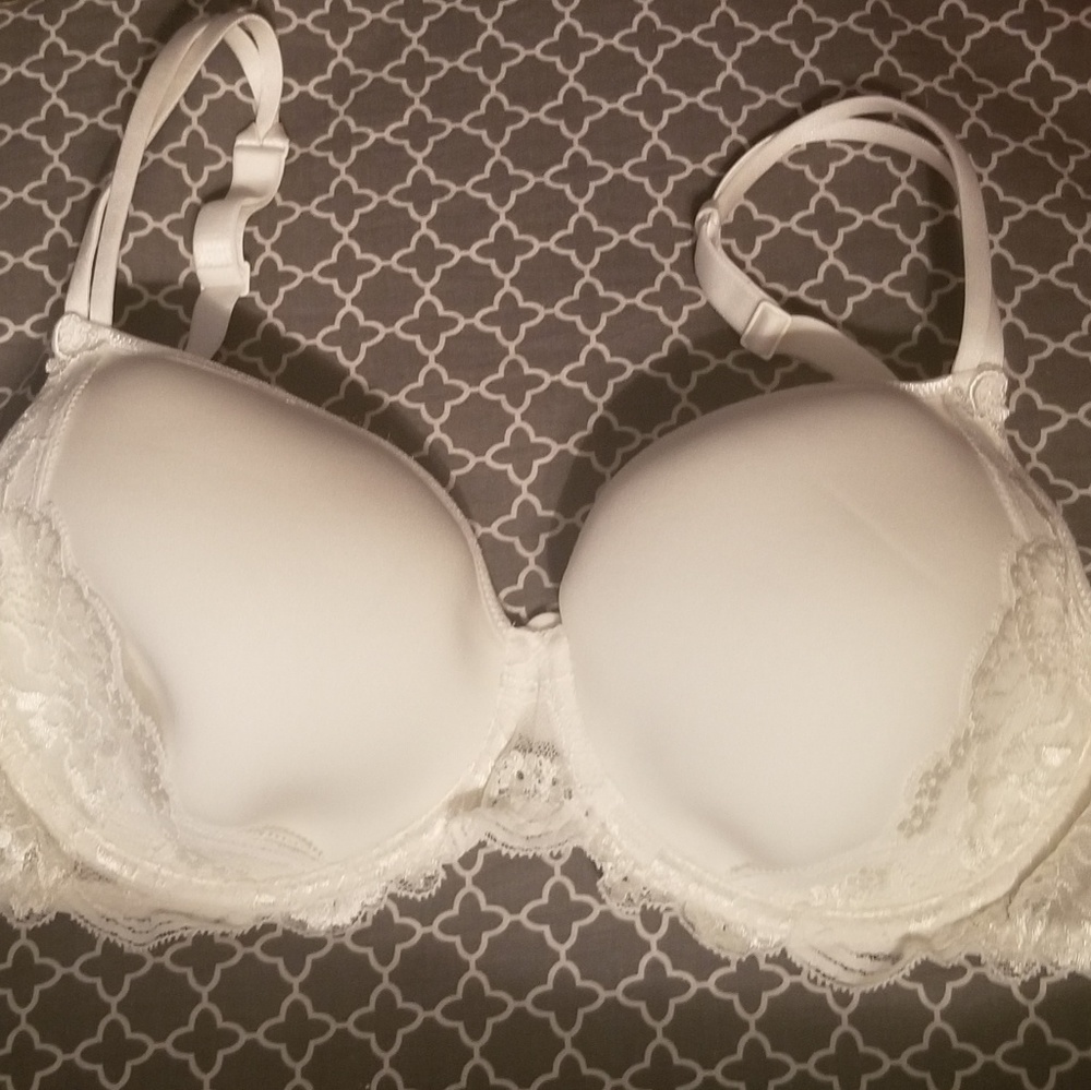 Simone Perele bra 34e  white lined euc